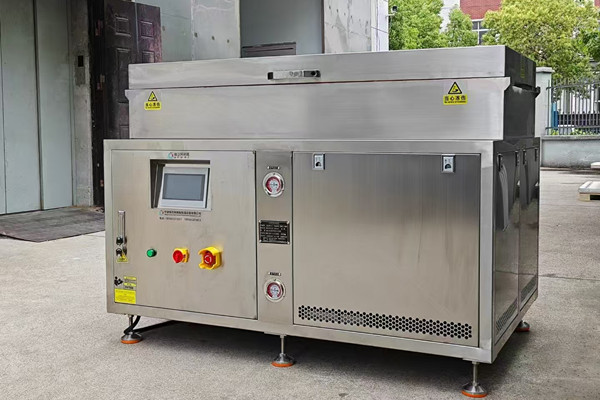 加拿大28-152℃超低温淬火冷冻箱，极致低温技术开启工业冷冻新时代